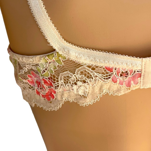 Vintage 90s Lise Charmel cream pink & green lacy bra - Picture 6 of 11